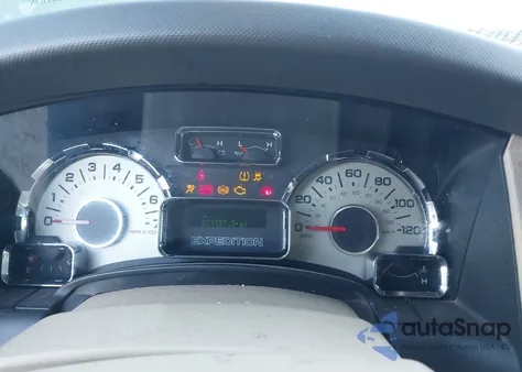 2010 Ford Expedition Eddie Bauer z USA, uszkodzony, nr VIN 1FMJU1H5XAEA00781